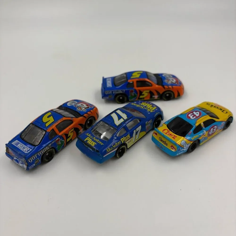 Vintage Diecast Racing Cars‎ 1/64 Scale